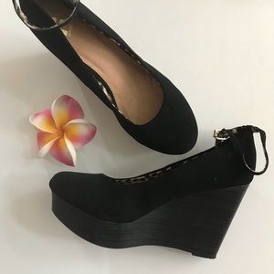 🌸 Ankle Strap Platform Wedge Shoes